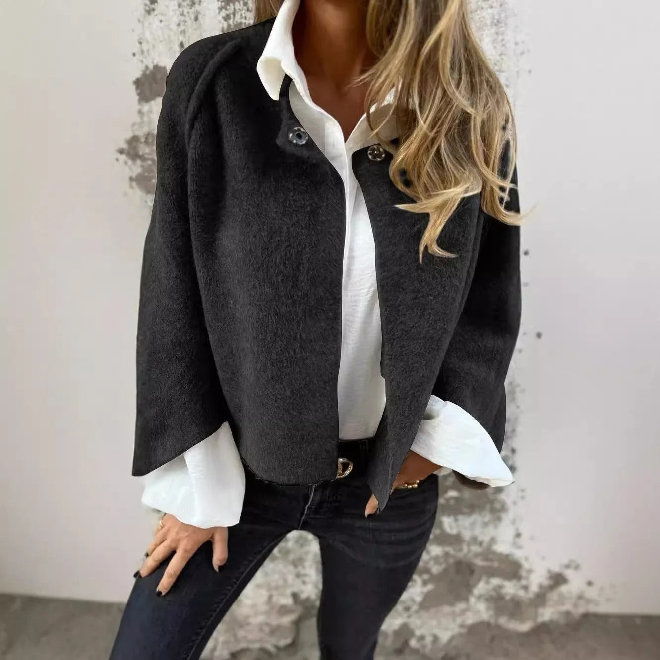Chaqueta corta con botones
