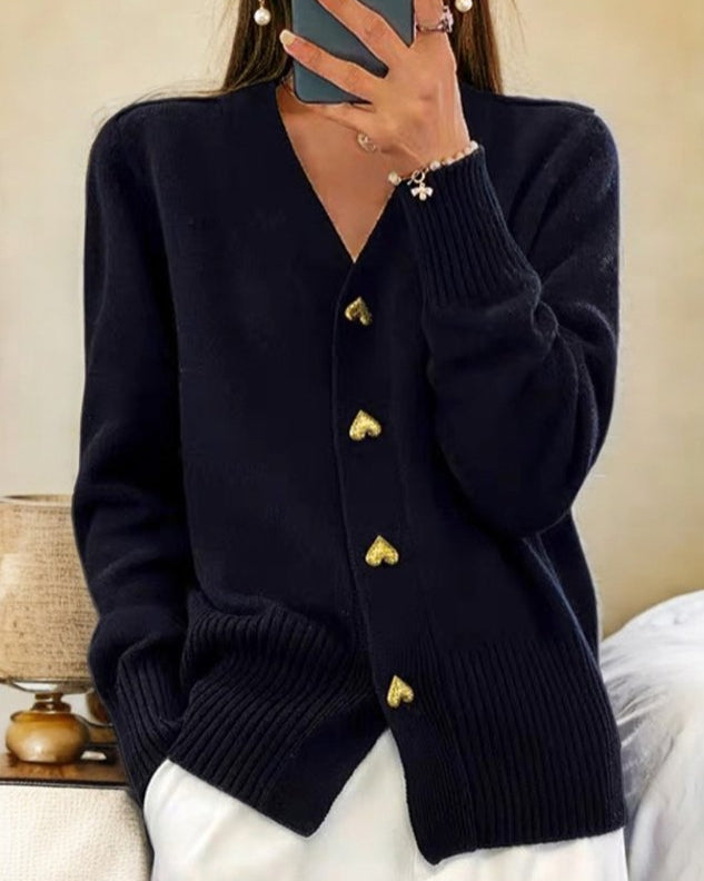 Adele | Cardigan elegante con botones en forma de corazón