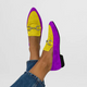 Morado y amarillo